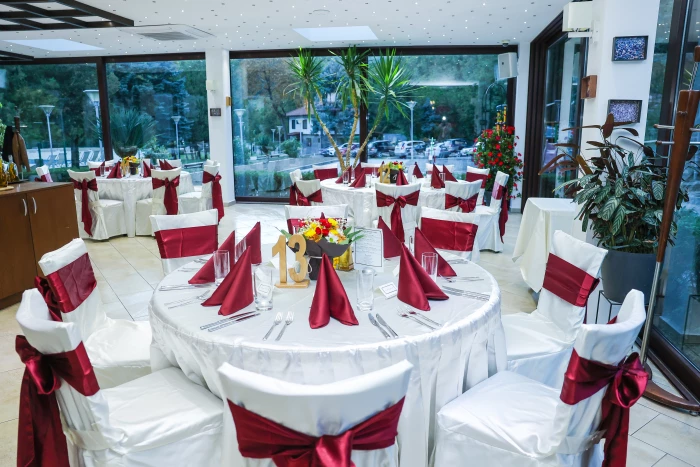 СВАТБЕНИ ТЪРЖЕСТВА