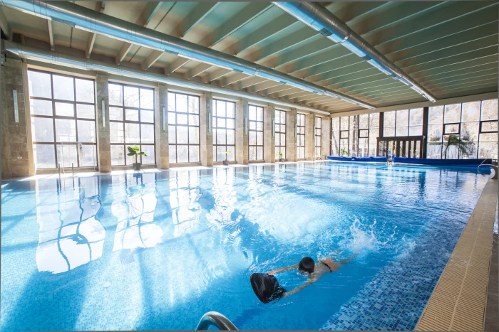 ВЪТРЕШЕН БАСЕЙН