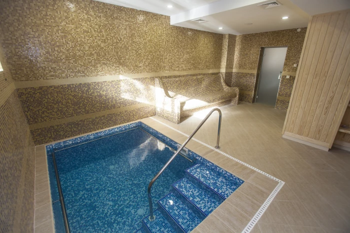 Вътрешен термален басейн (Балнеология)